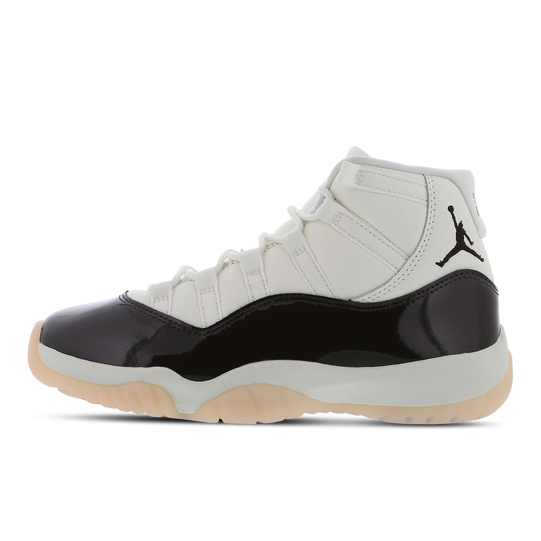 Jordan 11 Retro Sail-Velvet Brown-Atmosphere