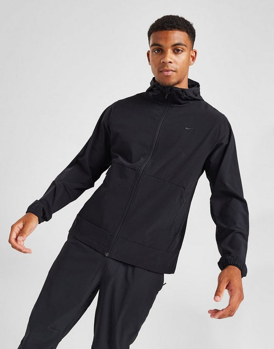 Nike Versatile, water-repellent men's jacket with hood Unlimited